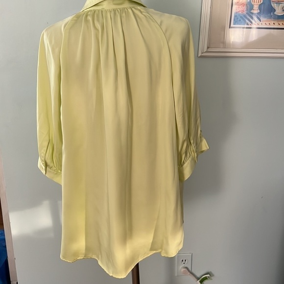 Chico's Chartreuse Open Sleeve Button Blouse size 16 NWT - Picture 3 of 9